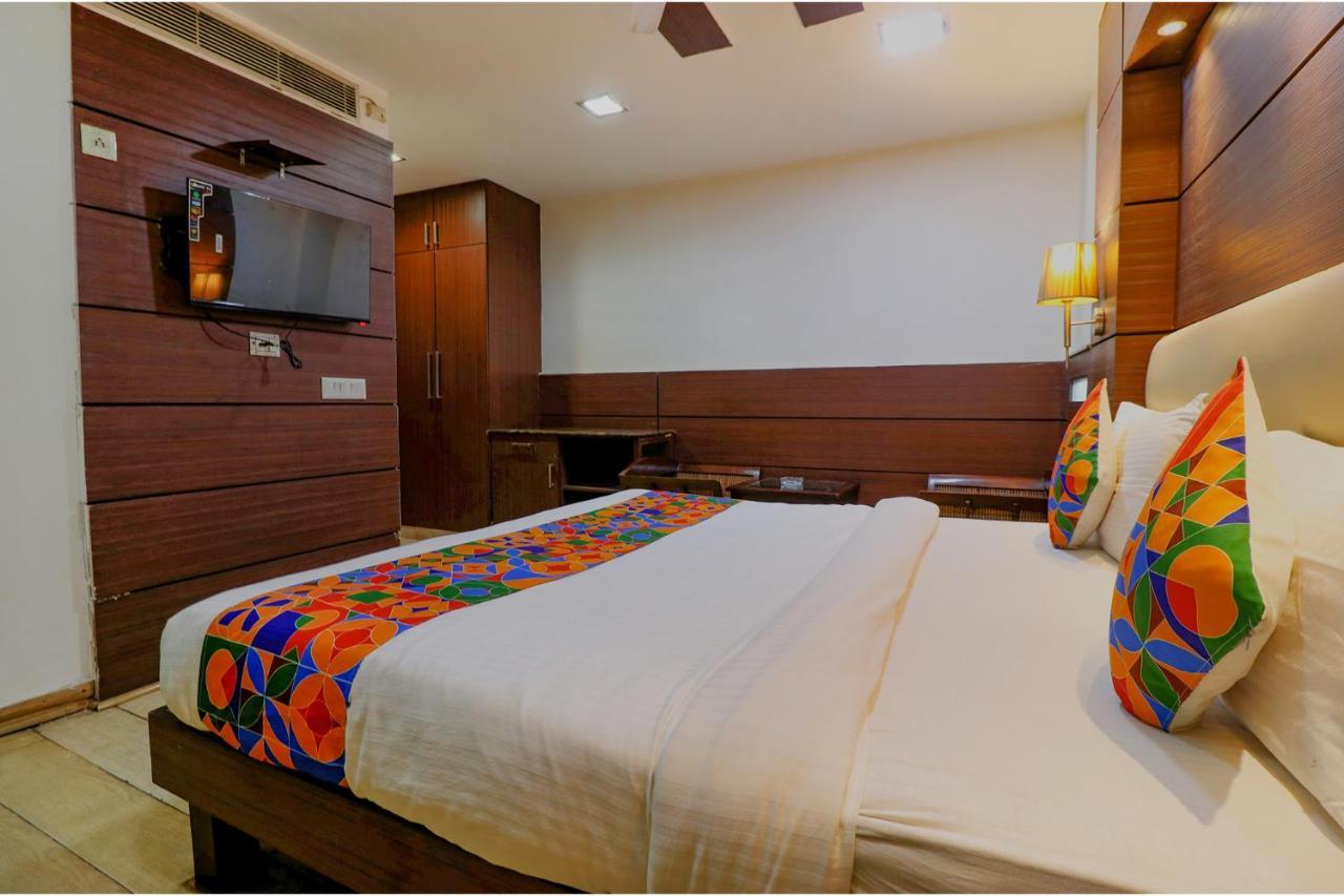 Fabhotel Admire Suites نيودلهي المظهر الخارجي الصورة