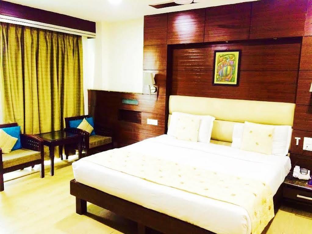 Fabhotel Admire Suites نيودلهي المظهر الخارجي الصورة
