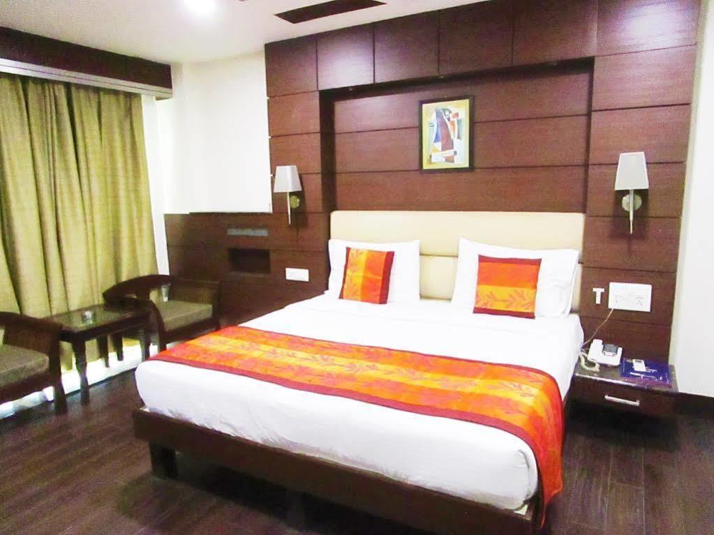 Fabhotel Admire Suites نيودلهي المظهر الخارجي الصورة