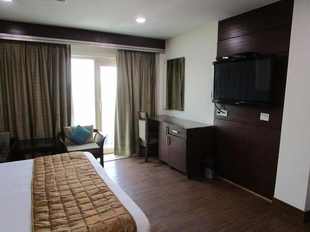 Fabhotel Admire Suites نيودلهي المظهر الخارجي الصورة