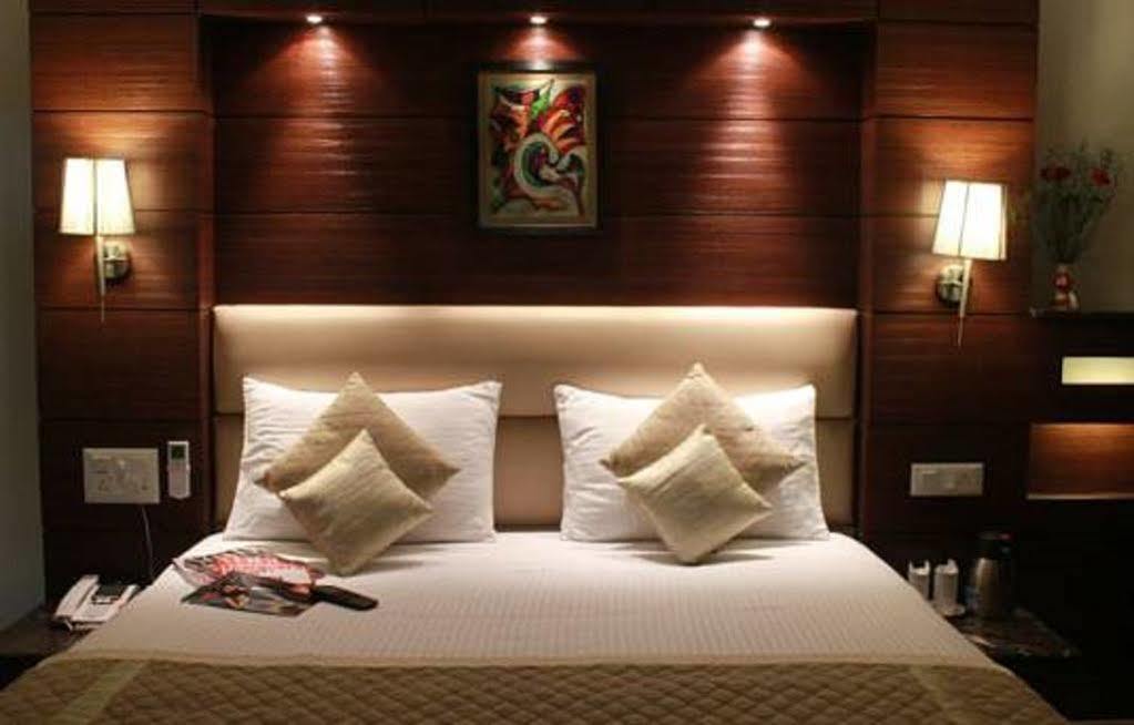 Fabhotel Admire Suites نيودلهي المظهر الخارجي الصورة